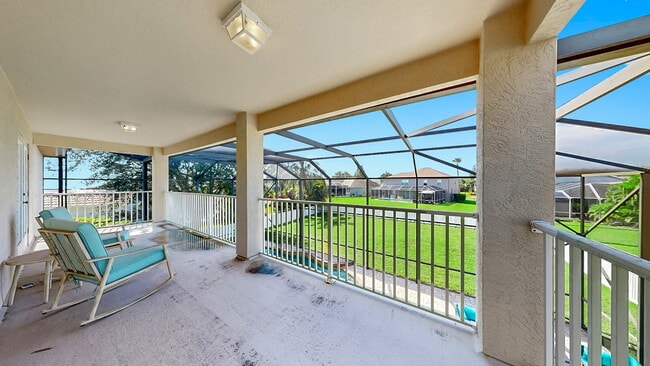 Building Photo - 5-bedroom, 3-bathroom rental home located in the Fox Wood community in Florida