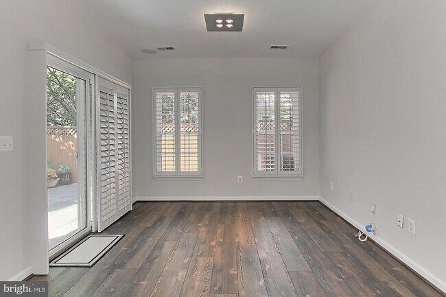 Building Photo - 5120 Grimm Dr