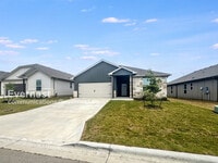 Building Photo - 2115 Hornbeam St