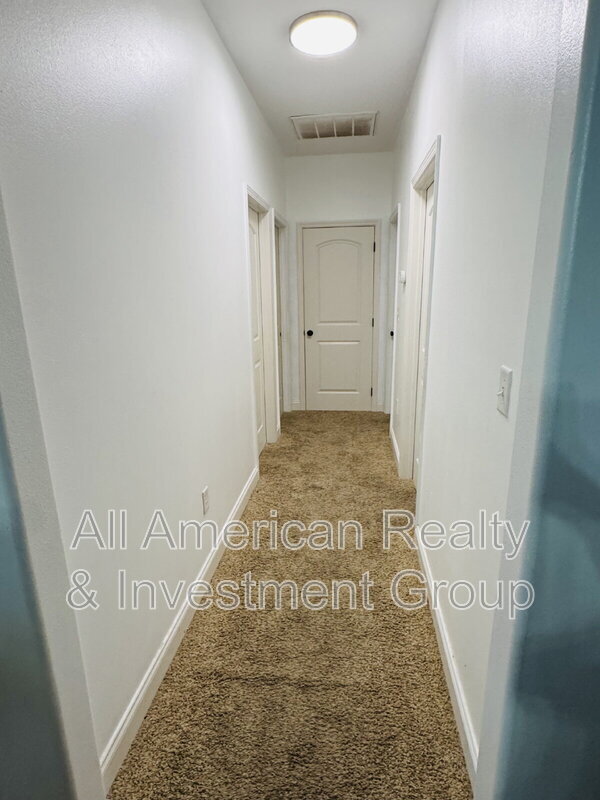 Building Photo - 603 Red Fern Rd