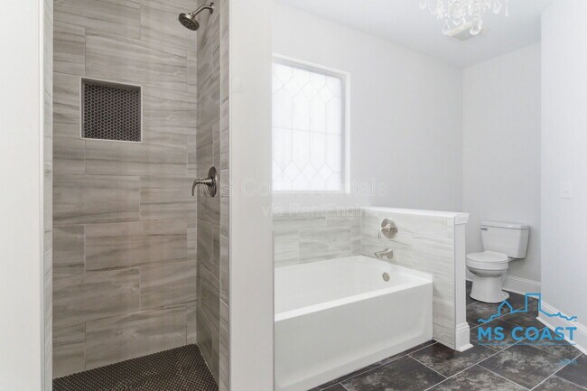 Building Photo - 15334 Oak Creek Cove