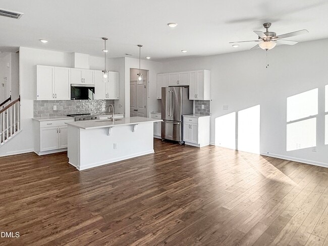 Building Photo - 159 Siebold St