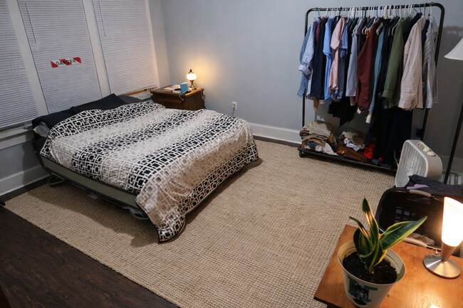 Building Photo - 1515-1517 Summit Street