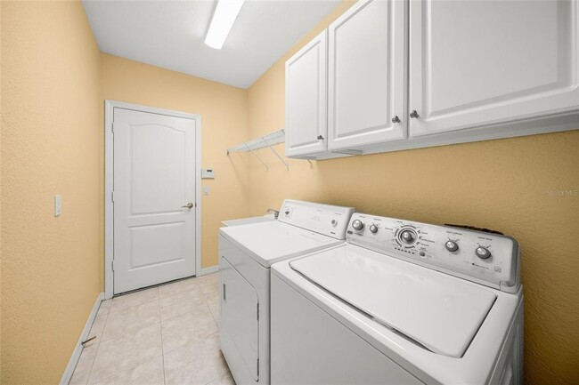 Building Photo - 4458 Corso Venetia Blvd