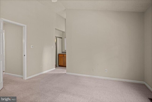 Building Photo - 1602 Oak Spring Way