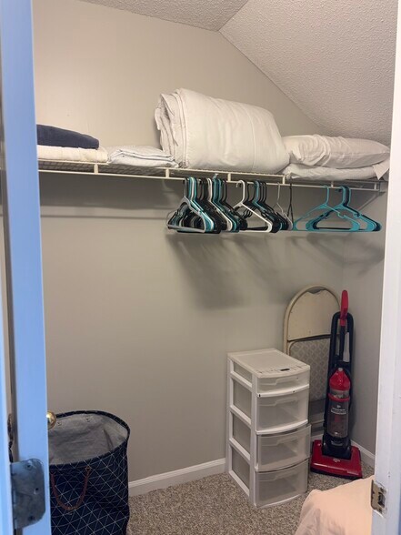 Building Photo - 19 Rose Briar Pl