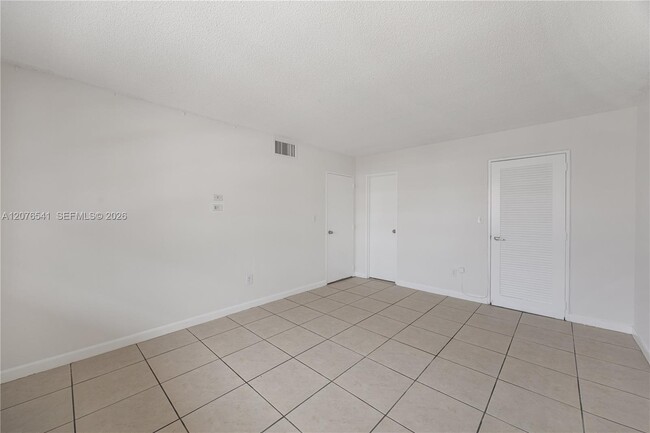 Building Photo - 4154 NW 79th Ave