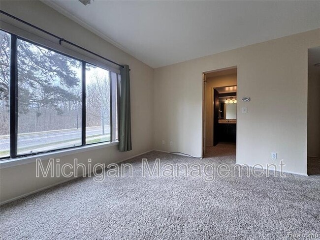 Building Photo - 2150 Pauline Blvd