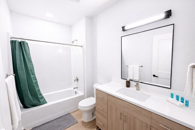 Building Photo - 203 N 48th St