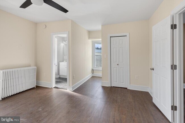 Building Photo - 113 Sumac St