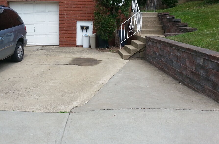 Driveway - 507 N Neville St