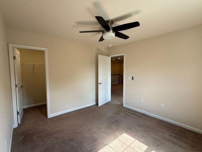 Building Photo - 1009 Magnolia Blossom Ln