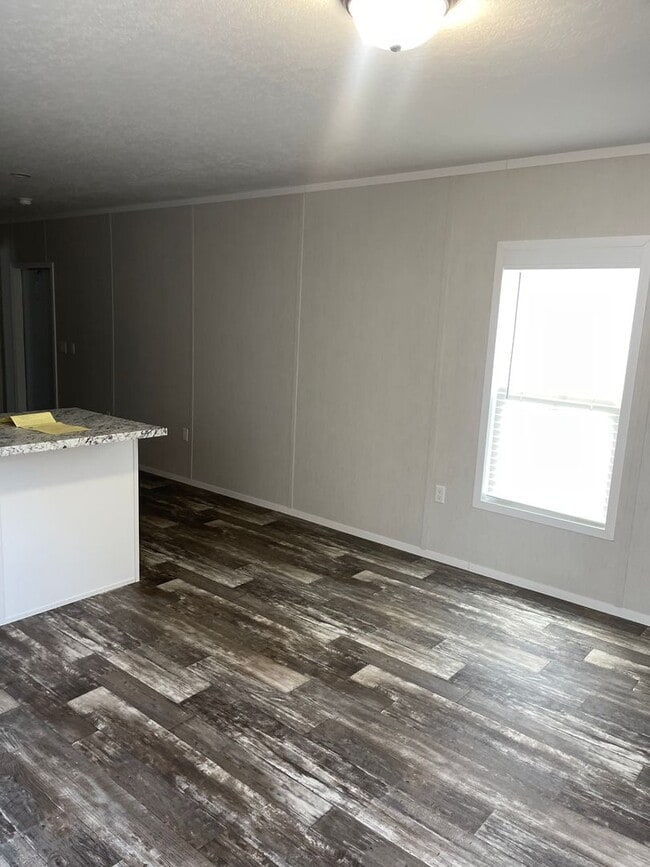 Building Photo - Luxury 3 Bedroom/ 2 Bath Mobile Home