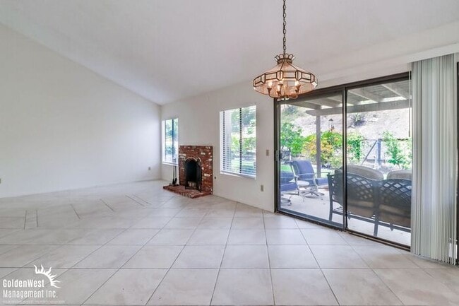 Building Photo - Captivating 3Bdm 2Ba Home in Rancho San Diego