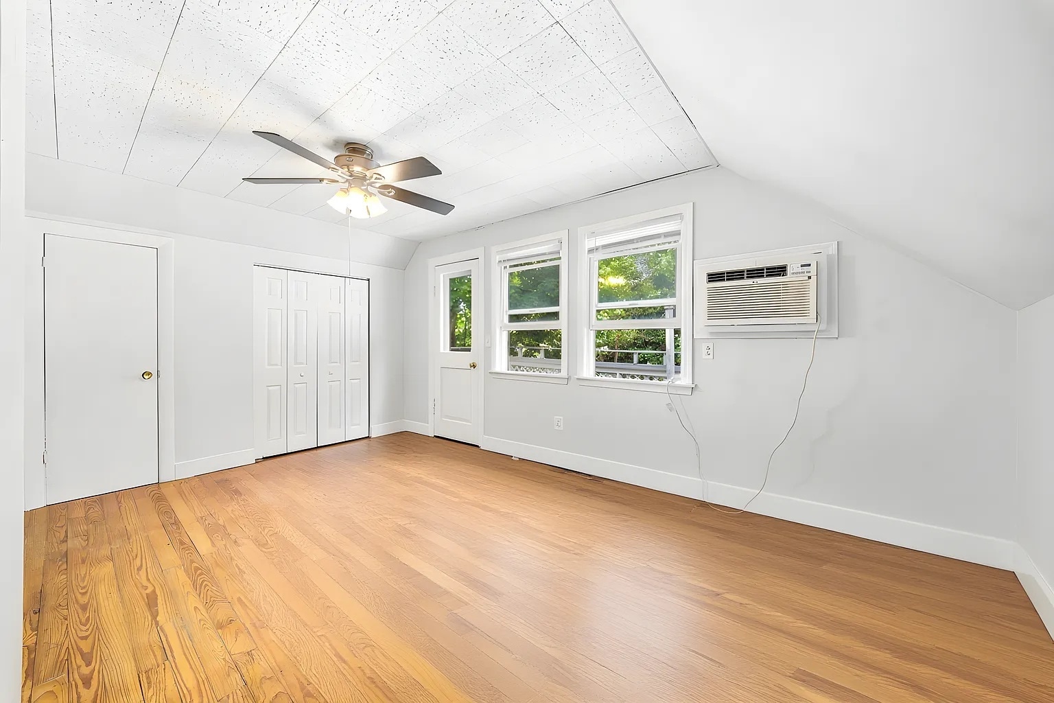 Building Photo - 722 Highland Ave
