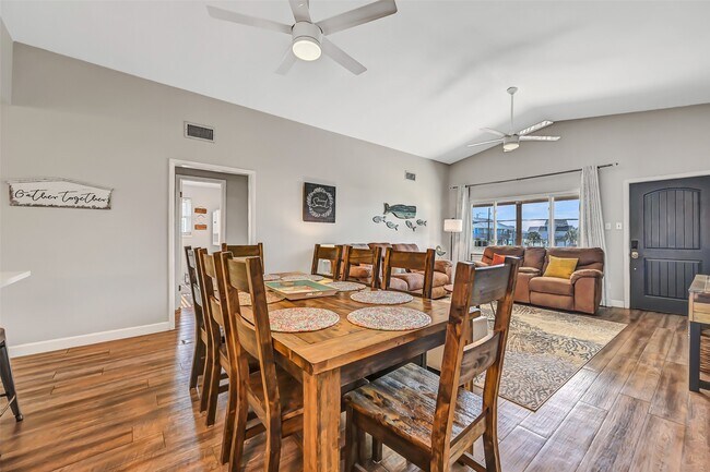 Building Photo - 21600 Zachary Dr