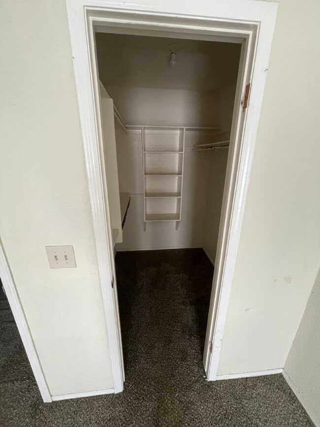 Building Photo - 3-Bedroom Duplex in OKC
