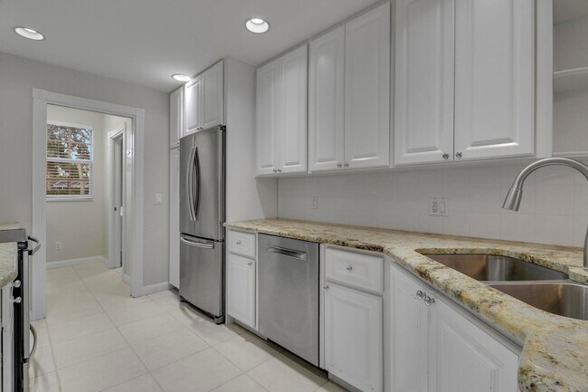 Building Photo - 468 Capistrano Dr