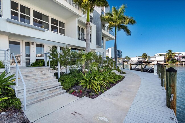 Building Photo - 31 N Shore Dr