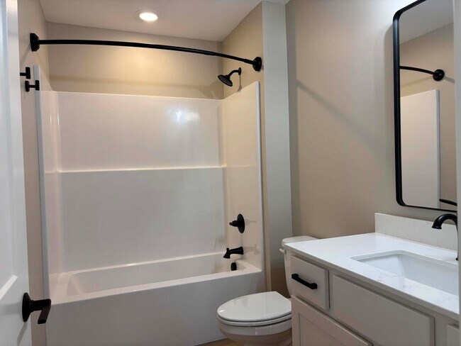 Building Photo - Brand-New Townhomes Near 5 Mile & East Beltline