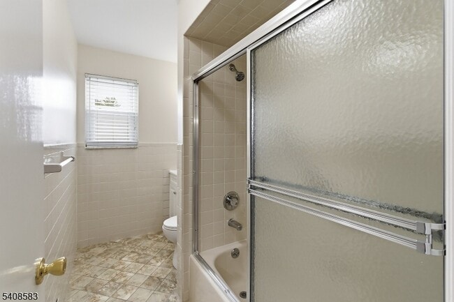 Building Photo - 1201 Normandy Ct