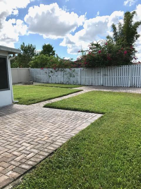 Building Photo - 13932 Huntwick Dr