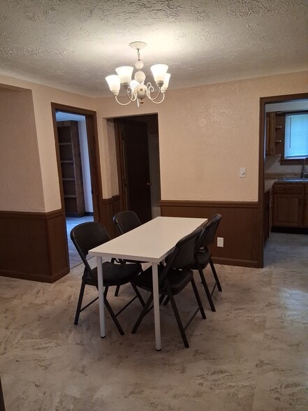Dining Area - 63 Edgewood Rd