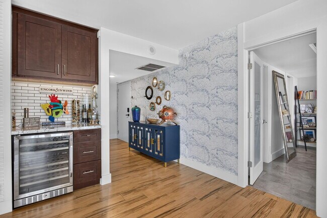 Building Photo - 1370 S Ocean Blvd
