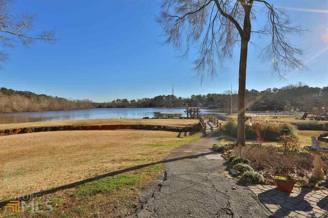 Building Photo - 13 Northlake Dr