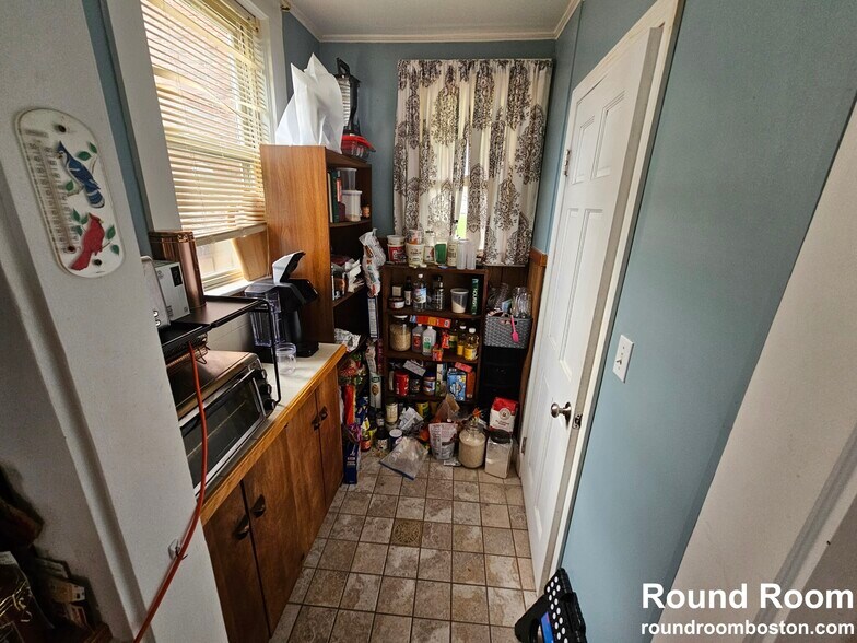 Building Photo - 58 Winship St