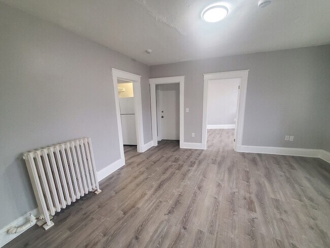 Building Photo - 738 Washington St