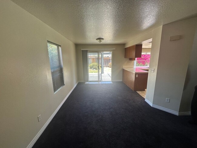 Building Photo - 7049 Arlington Pl