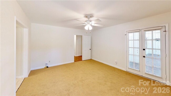 Building Photo - 6810 Rosemary Ln