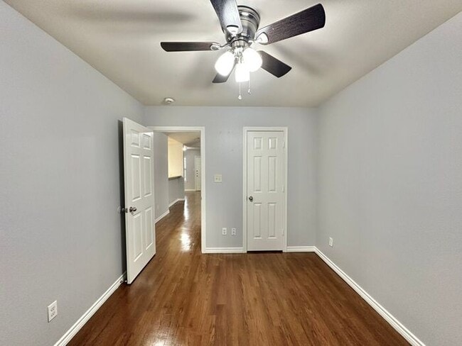 Building Photo - 3 Bedroom 2 Bath Duplex at Mansion Creek i...