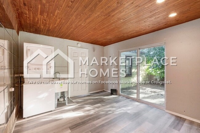 Building Photo - 11108 Studebaker Ave