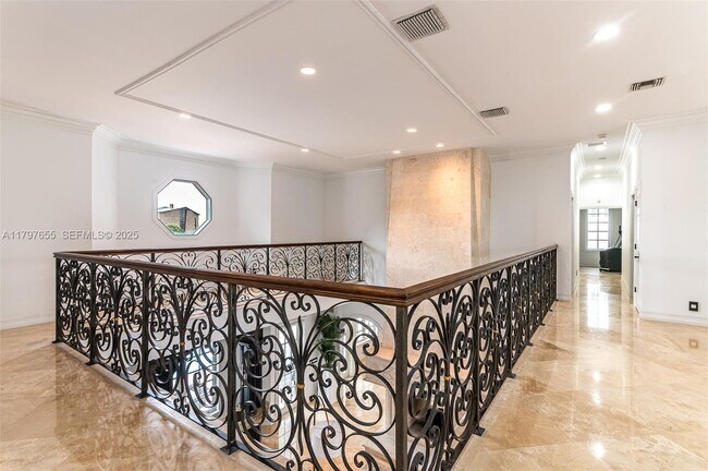 Building Photo - 1309 Middle River Dr