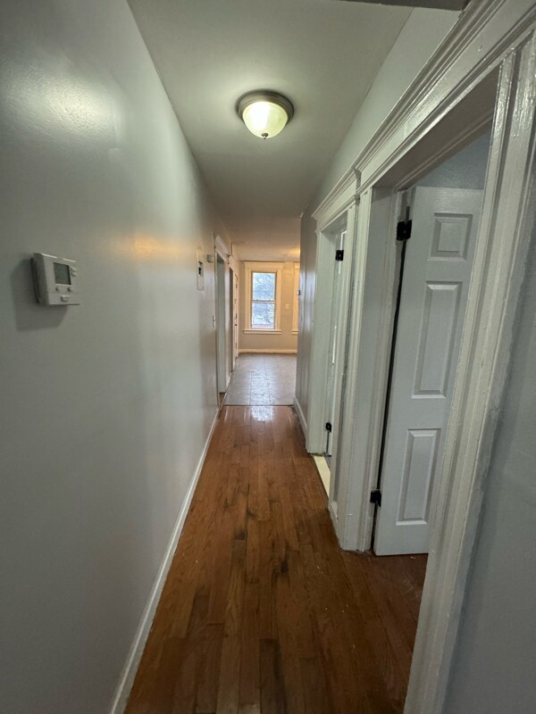 Building Photo - 827 S 14th St