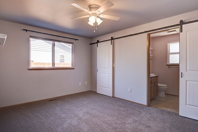 Building Photo - 3 Bed 2 Bath Home near Town