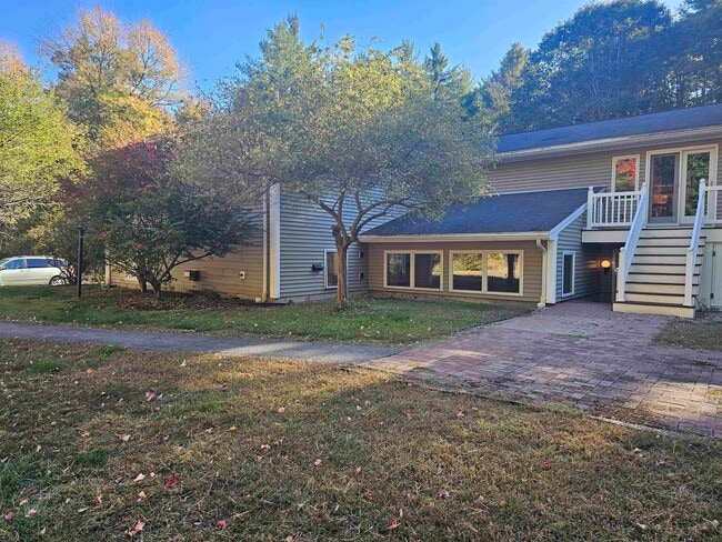 Building Photo - 30 Sterling Ln