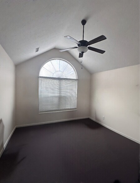 Building Photo - 9704 Pebble Ct