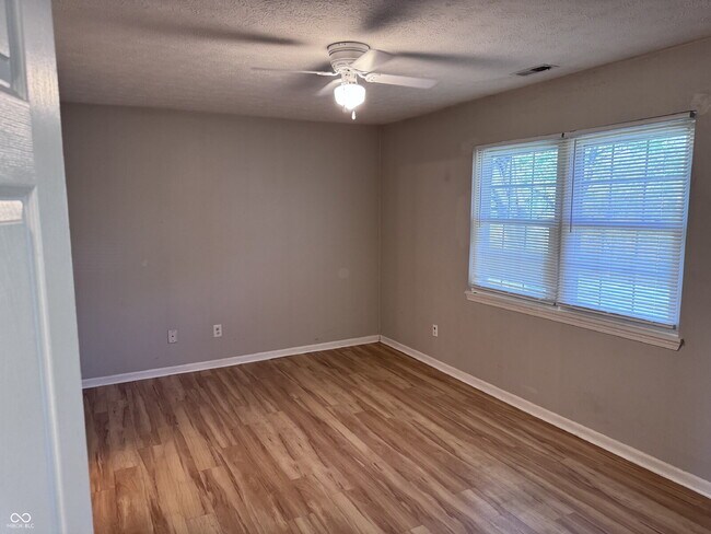 Building Photo - Charming 3-Bedroom Home with 2 Full Baths in Indianapolis – Perfect Blend of Comfort and Convenie...