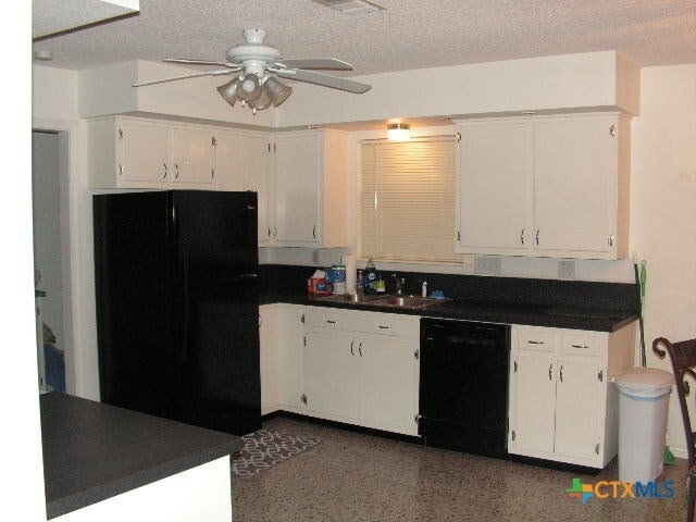 Building Photo - 1640 Lonesome