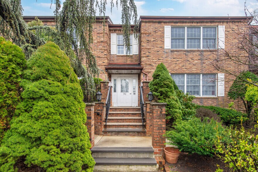 Building Photo - 70 Harristown Rd