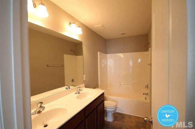Building Photo - 2219 Sunny Cove Dr
