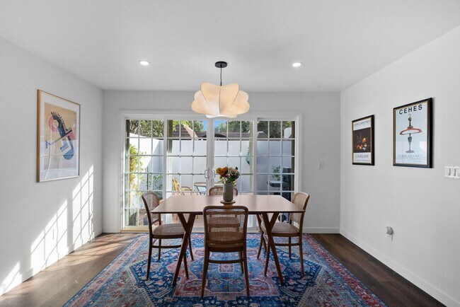 Building Photo - 7.5 Month Furnished Condo at Collwood Manor