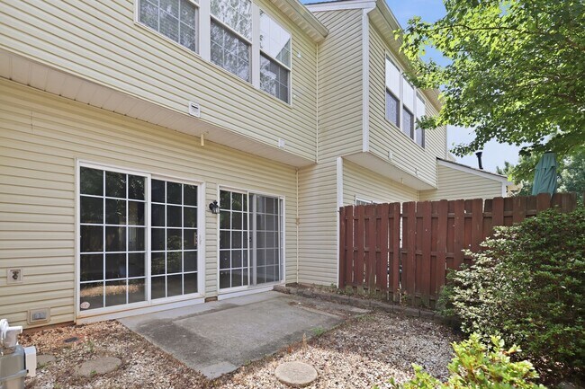Building Photo - 3221 Mannington Dr