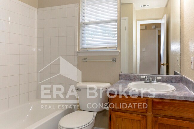 Building Photo - 4903 Ridge Haven