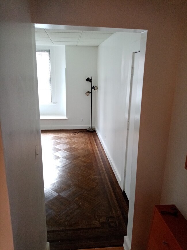 Building Photo - 288 Montgomery St