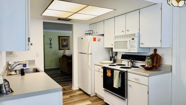 Building Photo - 520 SW 18th St