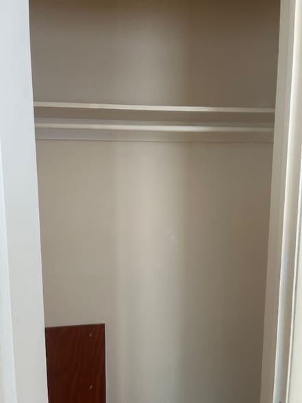 Building Photo - 2408 SW Shunga Dr